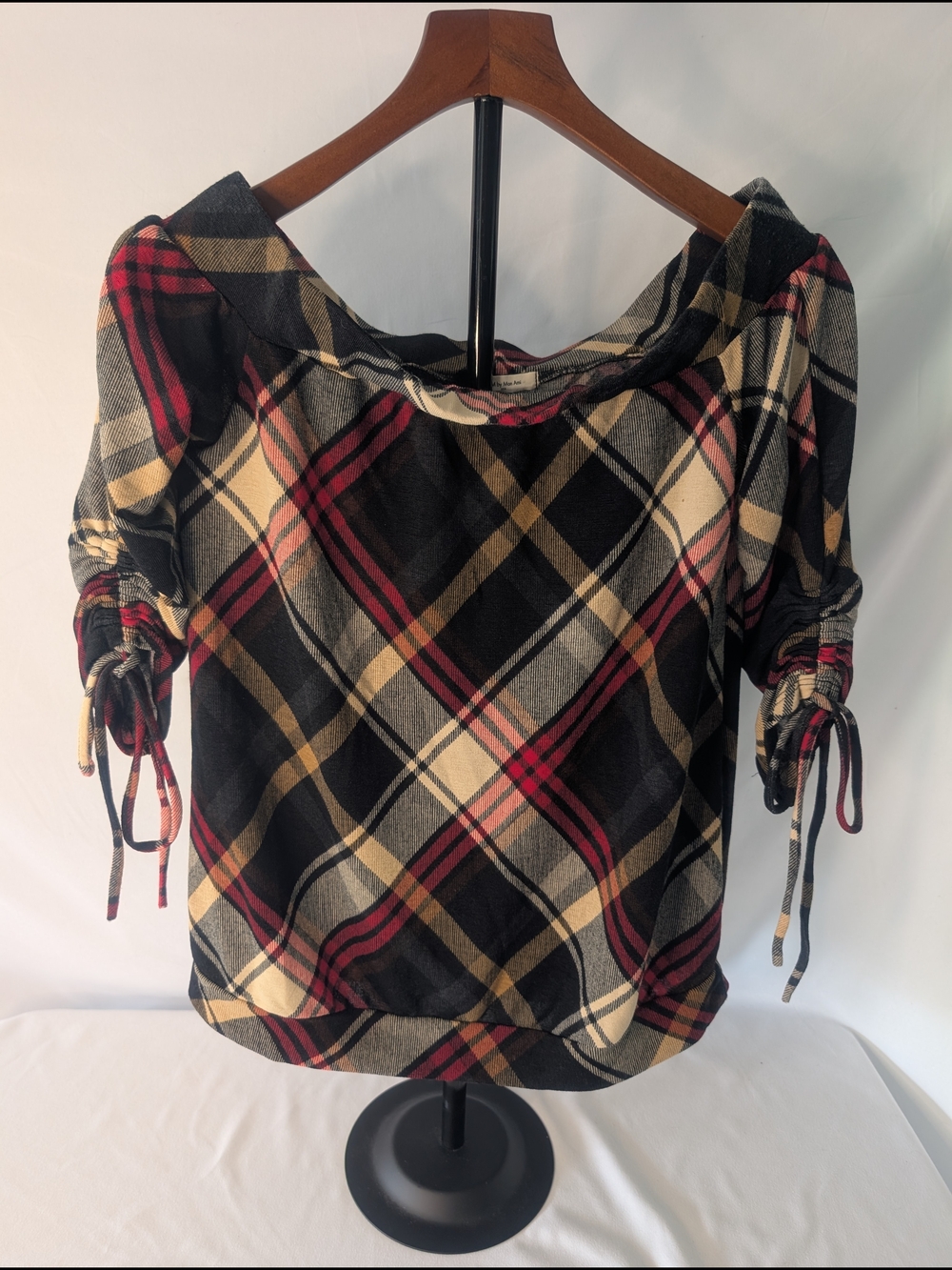 Plaid Off-Shoulder Drawstring Sleeve Top in Black, Red & Cream Size Medium